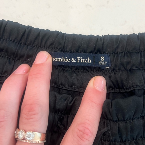 Abercrombie & Fitch - Black Satin Track Pant with Tan Stripe - Size Small - Picture 4 of 5